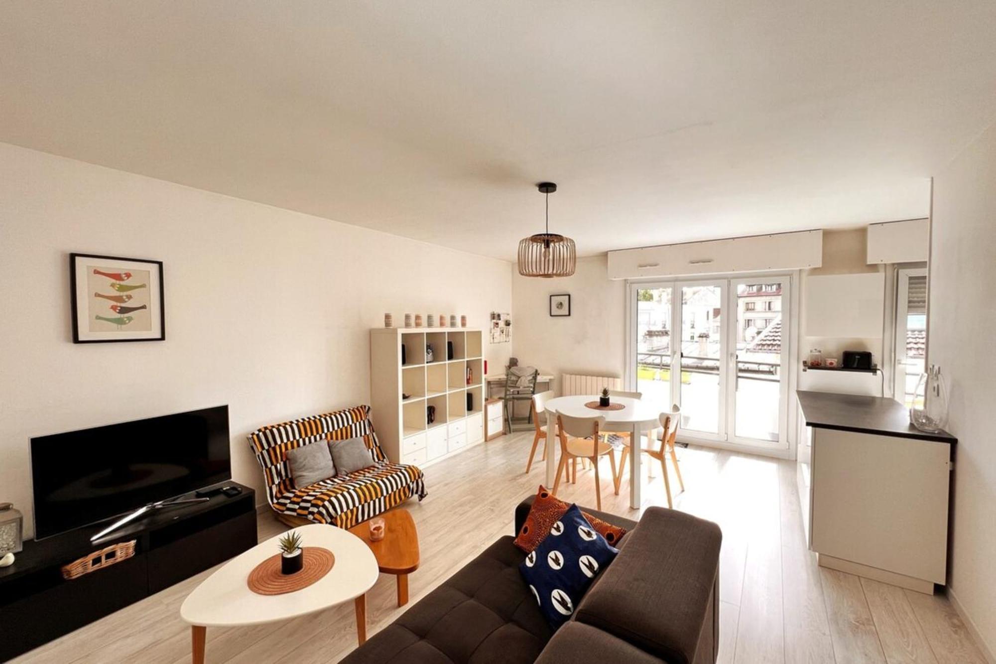 Superbe F2 Avec Garage Balcon Appartement