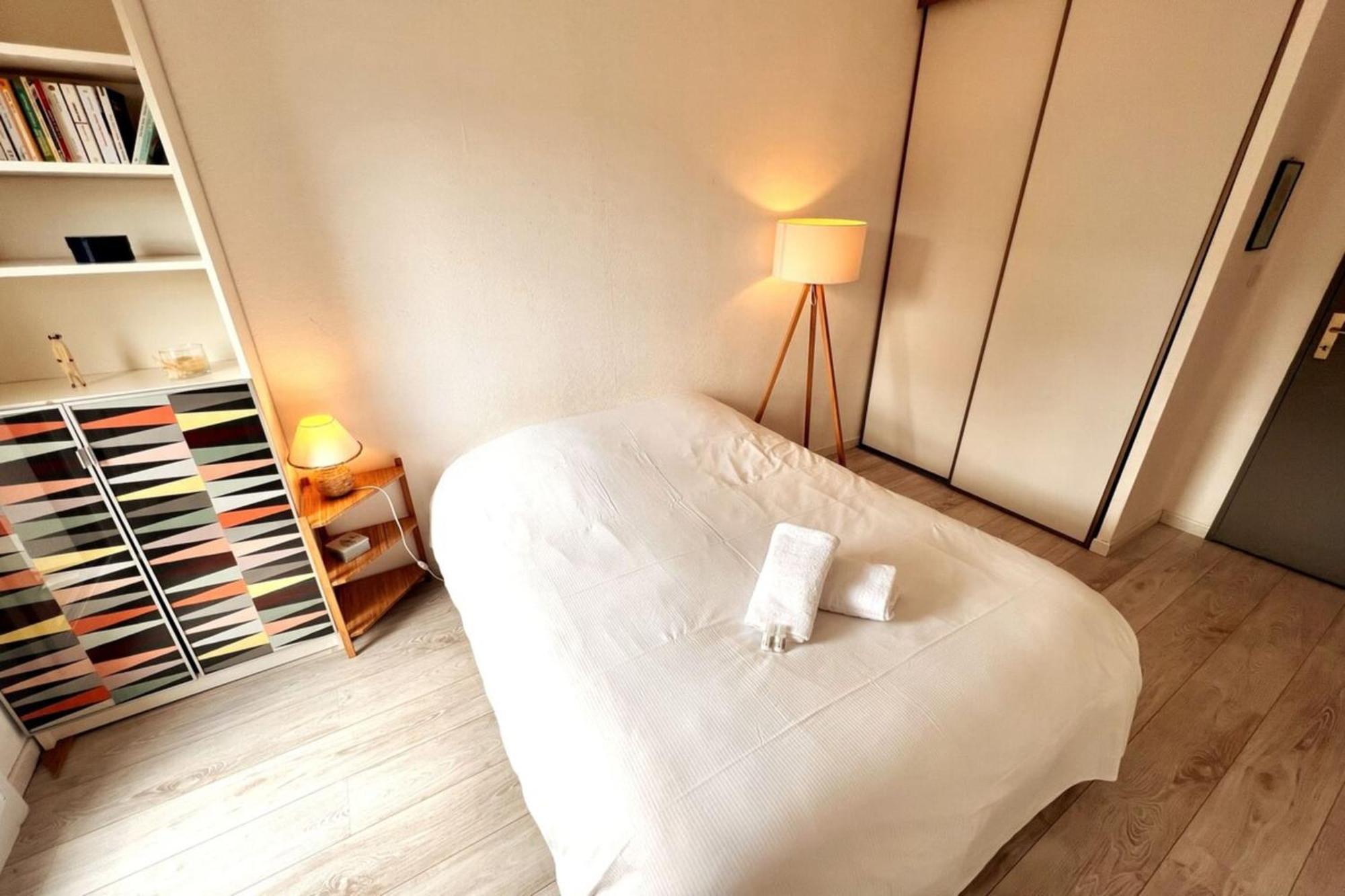 Appartement Superbe F2 Avec Garage Balcon